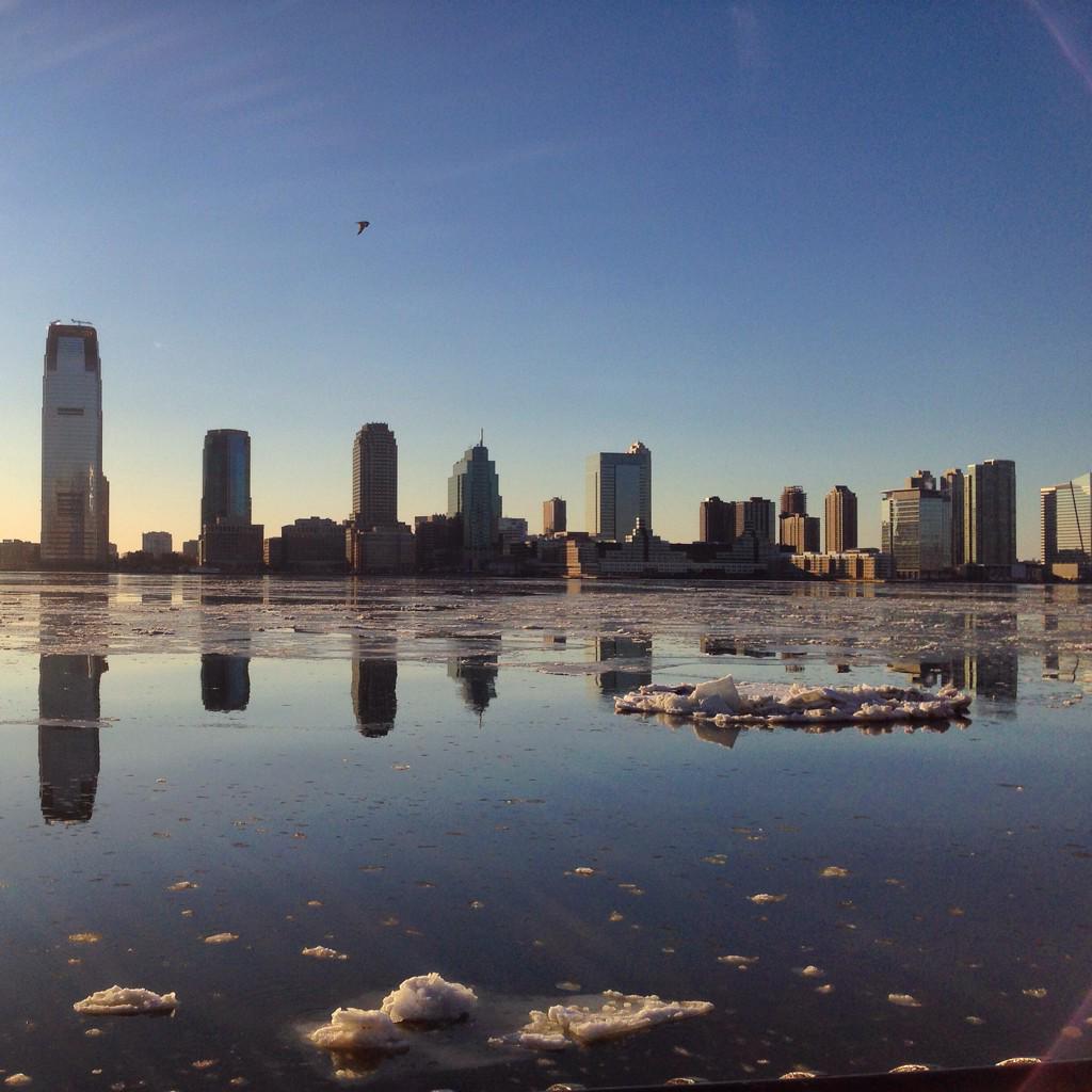 DrLauraMiranda's tweet image. Good morning, from the Titanic.  #NYC #hudsonriver #springwhereyouat