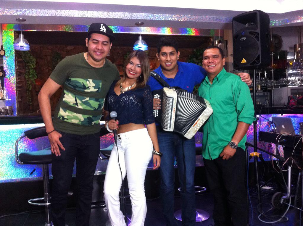 ParrandasyKZ's tweet photo. @DIEGO_DAZA @RuffyBarrios hoy 7.30 pm @canal12vpar_ @OrigenValledupa @JMvallenato @ZuliaVallenata @OlimpicaSt937 http://t.co/07qf66OdH9
