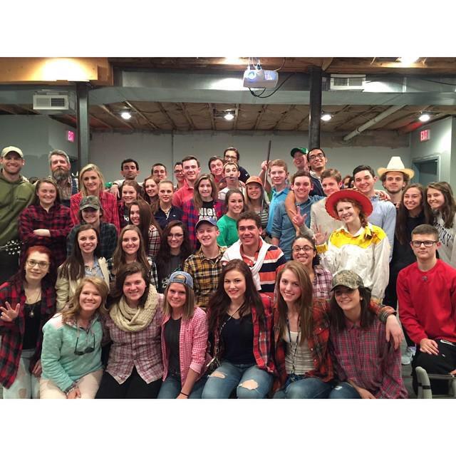 CabellMidlandYL's tweet photo. For anyone who didn't make it to club, YOU MISSED OUT#cricketspittin #ChaseRice #keepitfamous Expect to see you Thurs http://t.co/PtLQlf7HKB