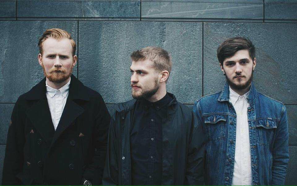 AshsuejazzDisc's tweet photo. And last but not least are the local band  Brothers😊 #NewDisc http://t.co/xNpIrUVGgE