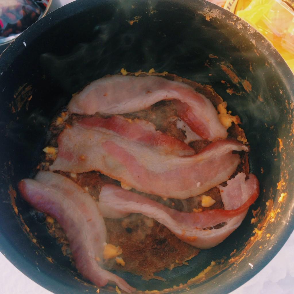 tjh_2pt_O's tweet photo. Breakfasts better outside. #rei1440project #abideoutside http://t.co/CsysIZIcGr