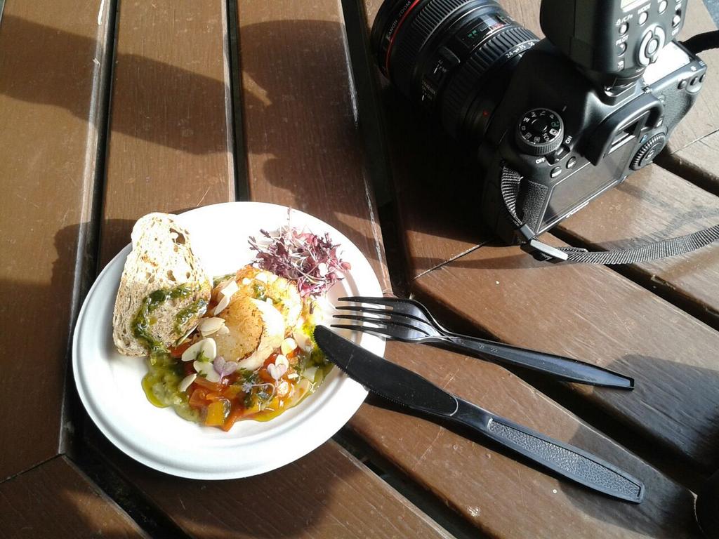 JonRicksPhotos's tweet photo. I love my job! Today I'm the photographer for a prestigious wine tasting event. I've been provided with lunch http://t.co/L8S3lYeQ4s
