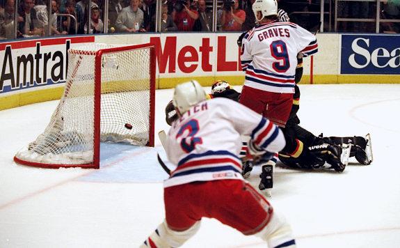 Happy 47th birthday to Brian Leetch, the Conn Smythe Trophy winner in 1994 when the Rangers won the Stanley Cup. 