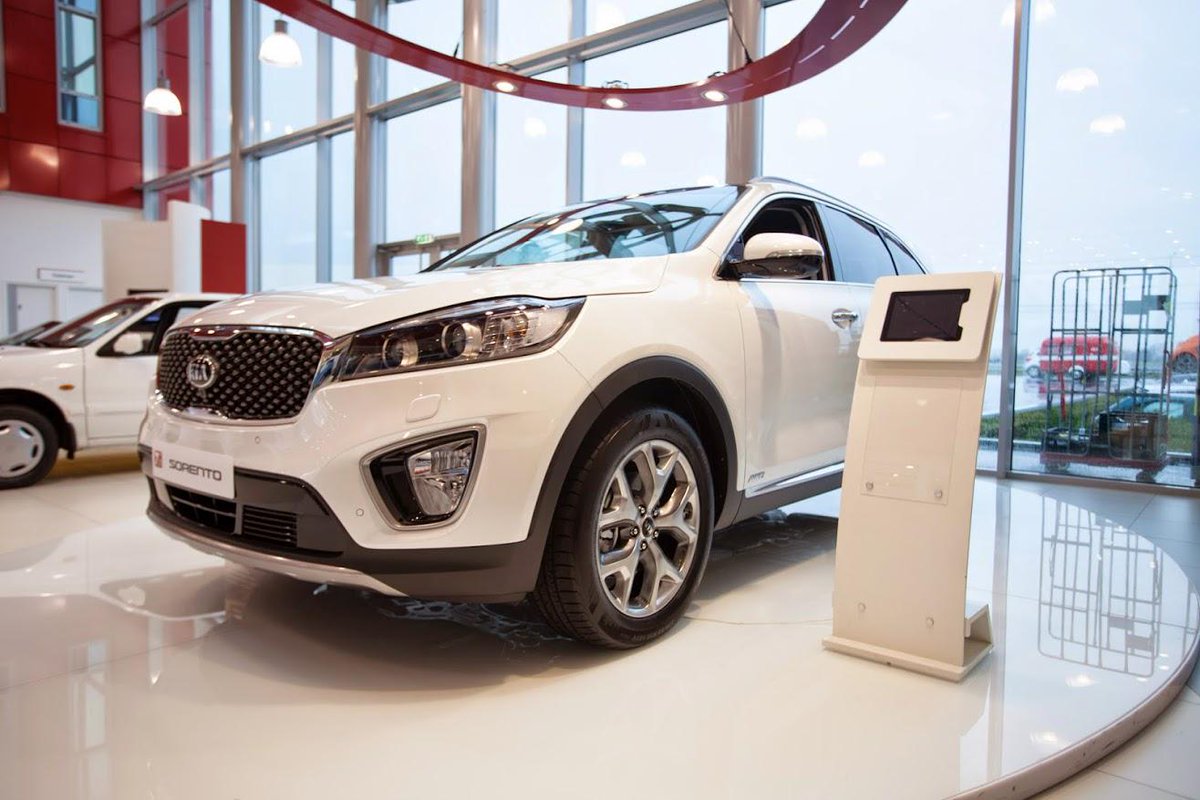 Next_Kitchen's tweet image. Een geslaagde netwerkborrel met walking dinner verzorgd voor @AutomotiveNL Magazine @Kia_Motors_NL #borrel #netwerk