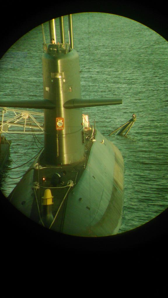 SubEWL's tweet photo. RT @OZD_CDE: #Dutch #Submarine #Bruinvis #fastcruise. Ook #marine! http://t.co/12kfHE2Ti9 > HNLMS Buinvis S810