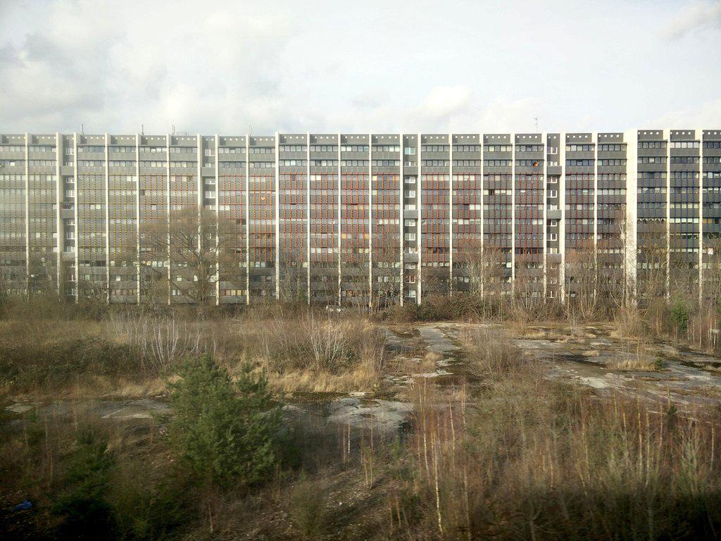 MryiaJackalope's tweet image. Berlin from the backside. Photo out of the S-Bahn before Jannowitzbrücke station #moblog