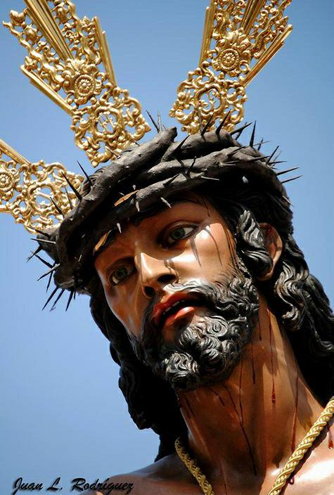 Huelva_Cofrade's tweet photo. #Martes#Santo#Sentencia#De#Un#Barrio
#Ojos#Verdes http://t.co/w27LyzliGz