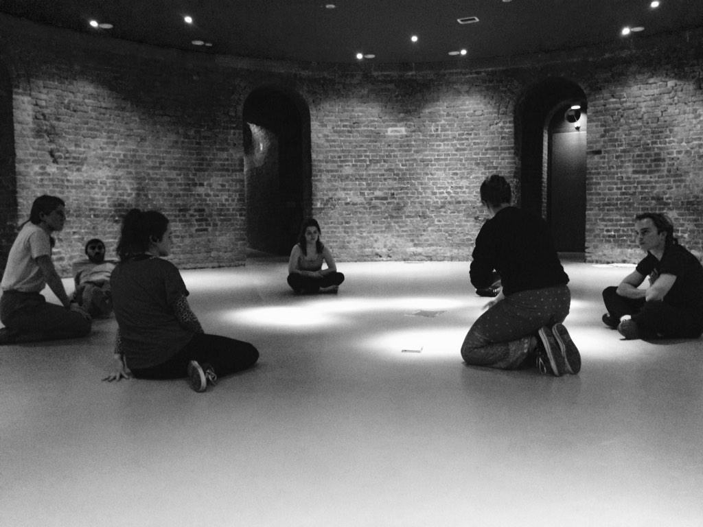 NobodyMoveCo's tweet image. Rehearsals at @RoundhouseLDN today. #KeepYourCoins
