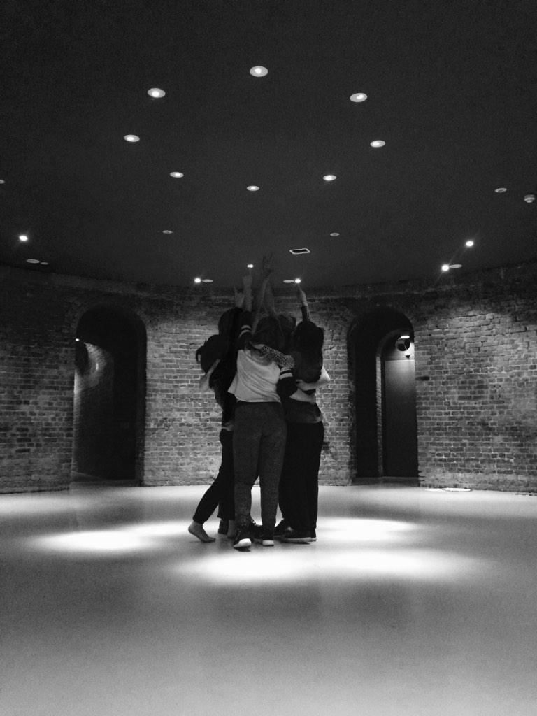 NobodyMoveCo's tweet image. Rehearsals at @RoundhouseLDN today. #KeepYourCoins