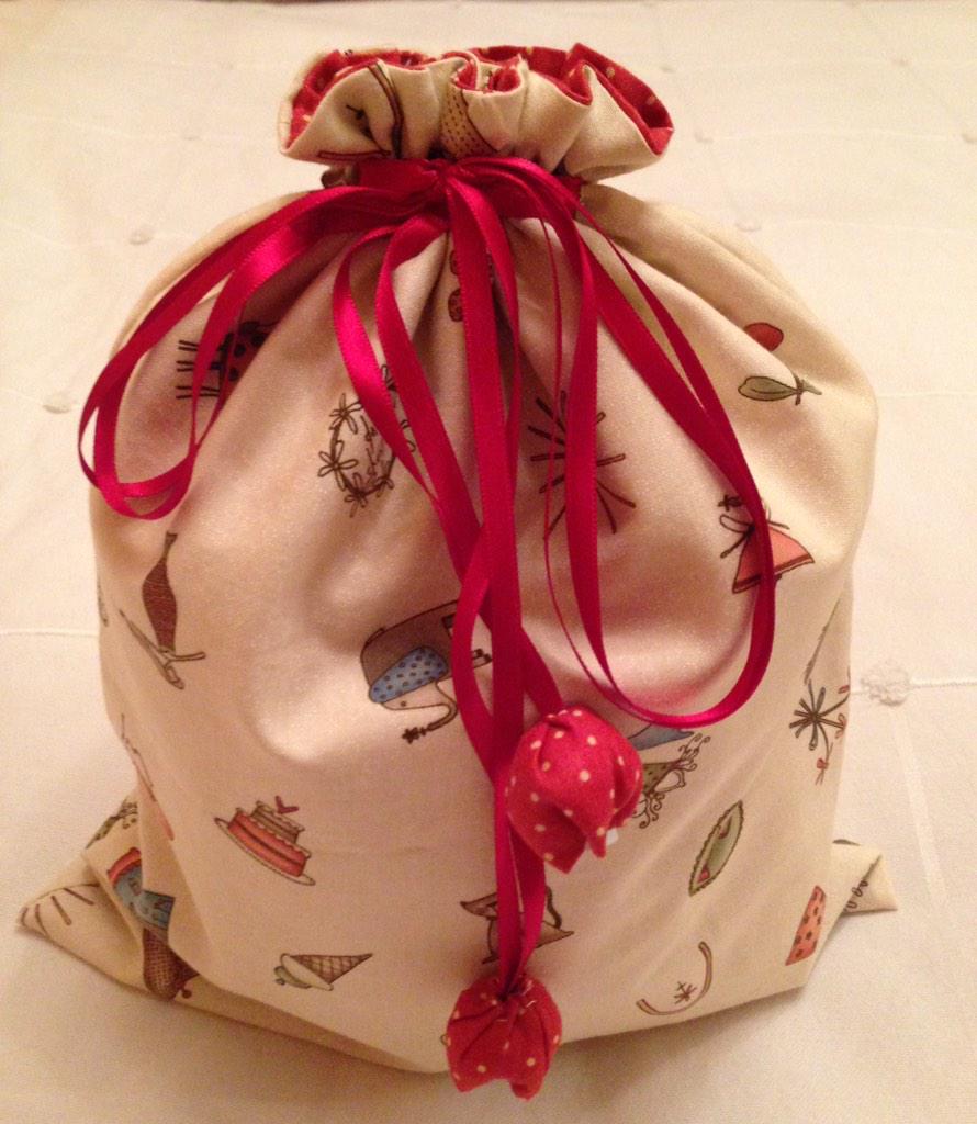 PatchAtachus's tweet image. Prácticas bolsitas para guardar nuestros pequeños tesoros