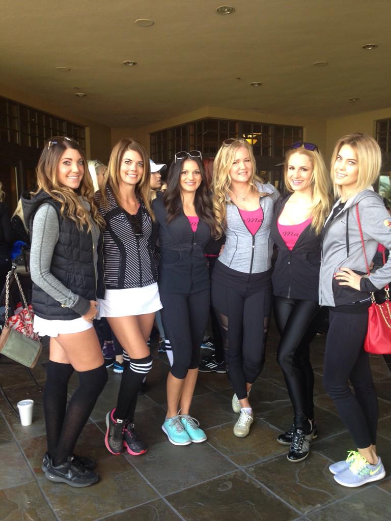 Love these girls!!! #parmates #param #vegas #beautys #loveee #mygirls <a href="/nikivirga/">Nicole</a> @viggykeen28 @tessalina3 @leahgruber