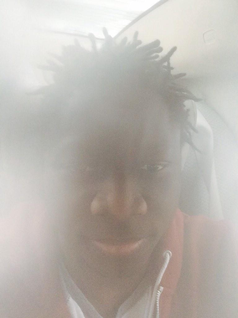 colleyebra's tweet photo. My phone is all fucked up with the screen being smash and this is how selfies look http://t.co/omaprIwo1j
