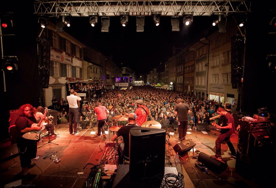 .<a href="/EastCameronFolk/">EastCameronFolkcore</a>'s rockin <a href="/MaggieMaesATX/">Maggie Mae's Austin</a> with <a href="/KLBJ937/">93.7 KLBJ FM</a> #SXSW and you DON'T want to miss this! bit.ly/ECFklbjSX