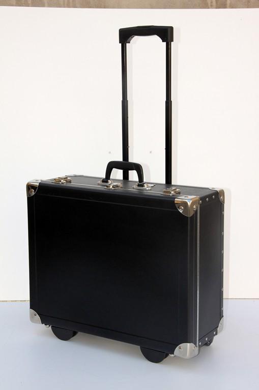 S.L. (@MALETASVERASL) / Twitter