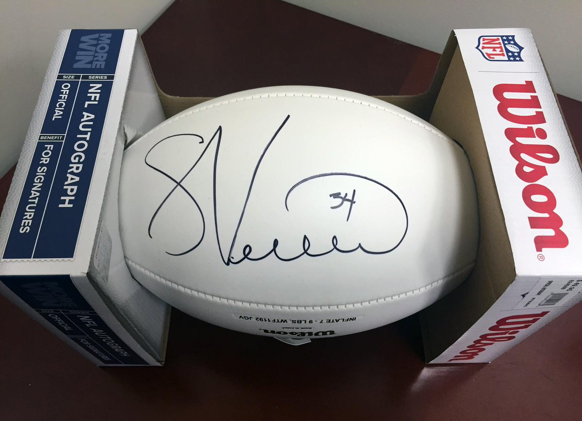Patriots's tweet photo. In honor of his bday yesterday, we're giving away a signed @ShaneVereen34 ball!

RT to enter. http://t.co/0YyHgEfzu4 http://t.co/3bc4hdI7CP