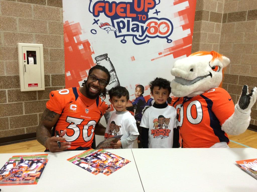 BMarkson's tweet photo. Thanks @D_Brut30 for supporting #FuelGreatness at Bill Roberts! http://t.co/0EKdvGGnXI