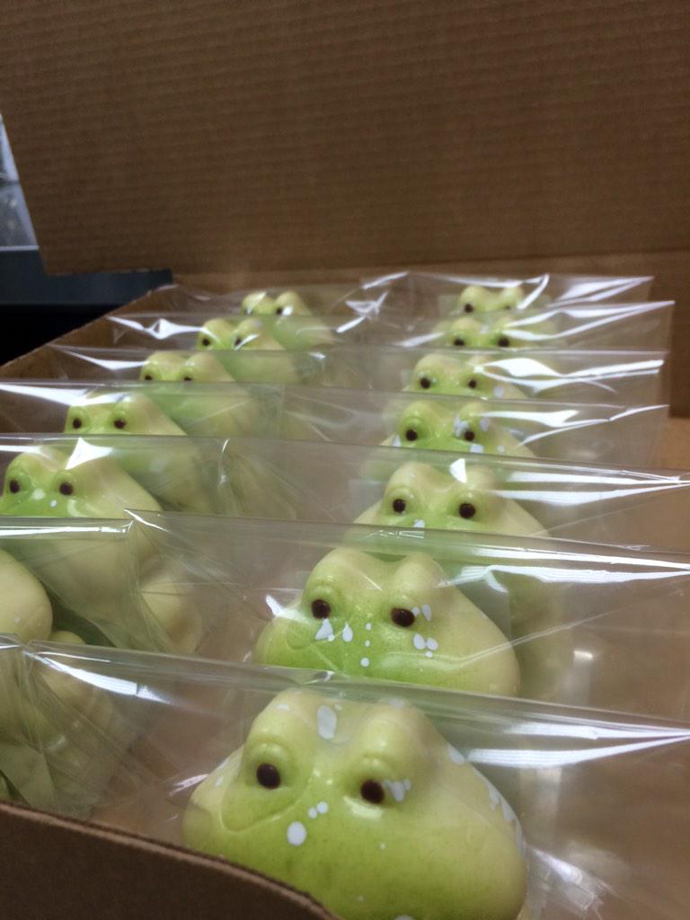 JACEKChocolate's tweet image. Cheeky little frogs are anxiously waiting to go to the 104th store! You can see it in their eyes! #launchingfriday