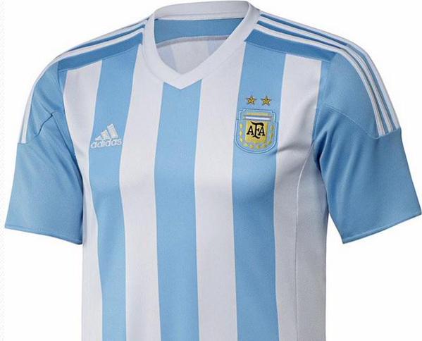 AlePradon___'s tweet photo. Me encantó la camiseta titular de @argentina para la Copa América 2015. ¡Muy, muy linda! http://t.co/xurwRfhnei