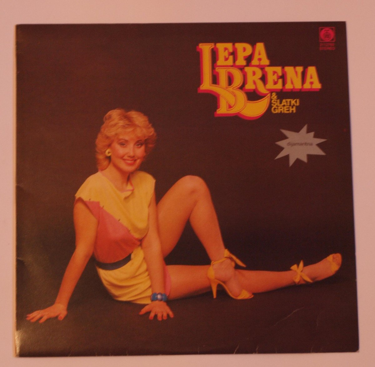 GramofonskeP's tweet photo. #Lepa #Brena #Gramofonske #Ploce http://t.co/R1QcTxBtSY