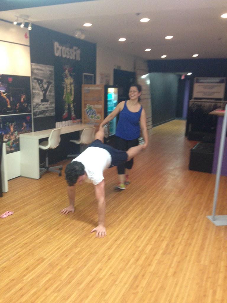 CrossFitTheTaj's tweet photo. Wheelbarrow warmup! #warmup #gainzzzz #crossfitthetaj #crossfit http://t.co/yQKRTwEhMm
