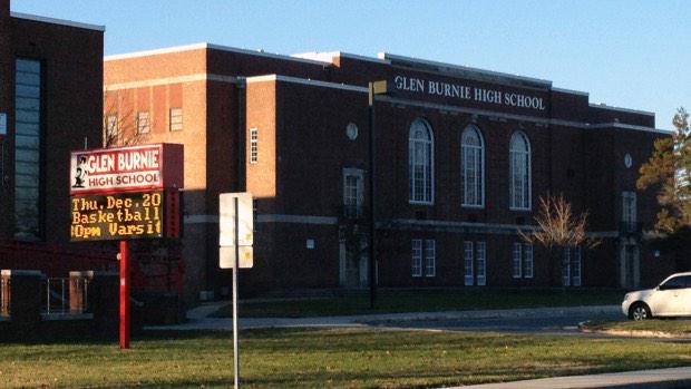 Glen burnie high school students robbed at gun point 

gbhsburrow.com/1576/showcase/…