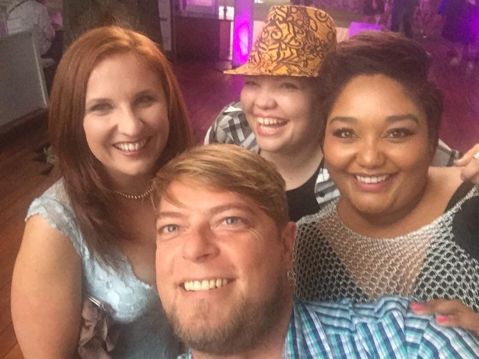 cap43e's tweet photo. Brilliant meeting with Top Team @BlackInkGorilla @tammyhen & #Cap43eDirectors @413Meyer @anniecurtin http://t.co/Kdkgnsw0TE