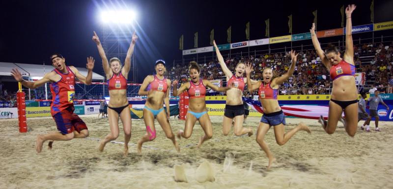 LaurenFendrick's tweet image. New blog up on the Rio USA vs. Brazil exhibition #MelhoresdoMundo laurenfendrick.com/blog-usa-vs-br…