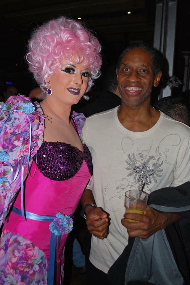 themistyshow's tweet image. Me and one of #Spocks fellow Vulcans (Tuvok from #Voyager) 

Special #LeonardNimoy round @Bar21mcr tonight! #geek