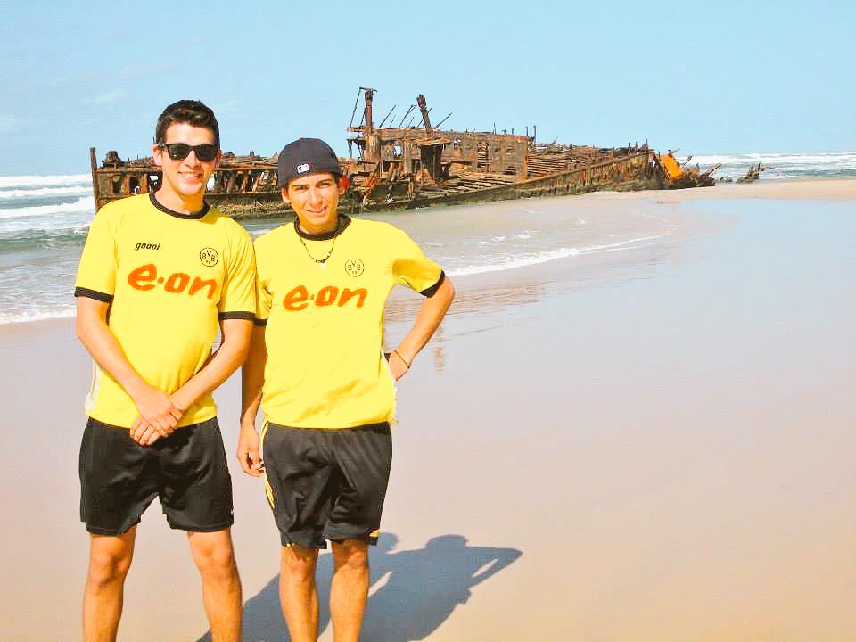 hu6er's tweet photo. Let's go !!!💛 Let's continue the winning streak 💪💛📈 #sgdbvb @BVB #echteliebe @Fanabteilung @Flavour006 #fraserisland http://t.co/XCX1lpBTF5