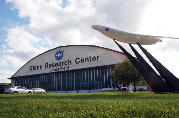 SpaceUpPhoenix's tweet photo. 4 days til @SpaceUpPhoenix! Don't miss opp to discuss w/ Richard Christiansen, former @NASAglenn Deputy Director. http://t.co/NgCTc8ILKV