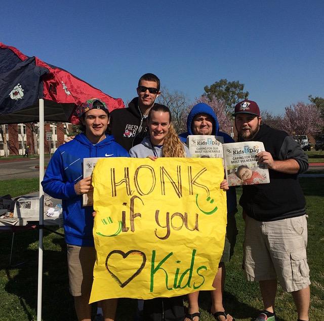 Fresno_State's tweet photo. Lots of honking going on this morning! #KidsDayFun @CareForKids MT @CourtyardTweets http://t.co/D4vCLsI8hn