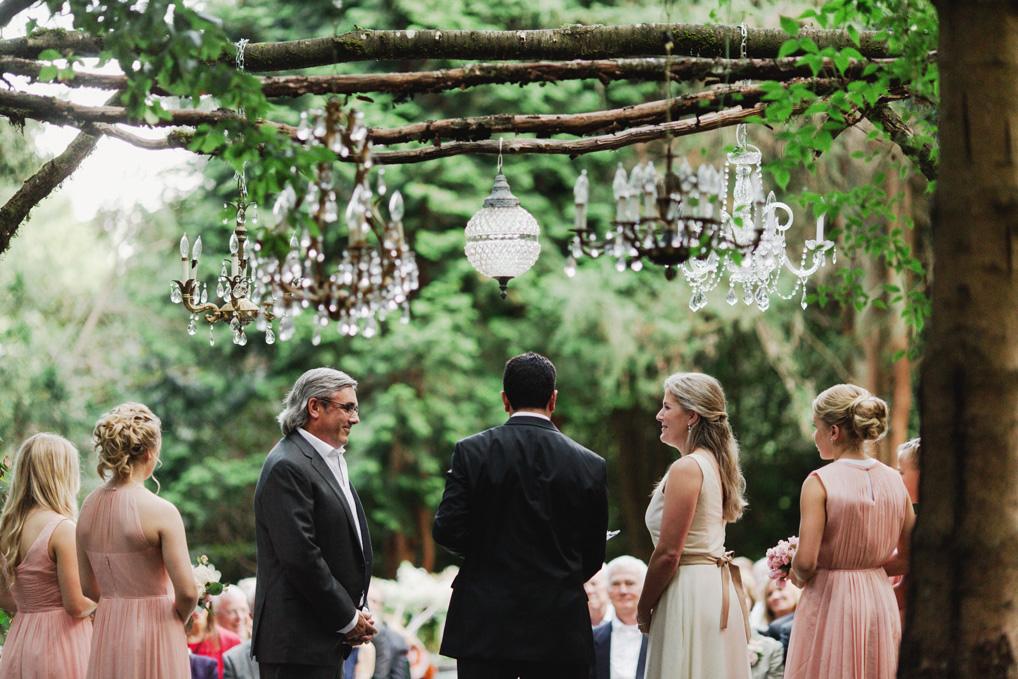 michelemwaite's tweet photo. Woodsy wedding on the blog today.#sinclairandmoore @JMCellars @lisaduparandco, @lahappydesign  http://t.co/D9uQtI90xi http://t.co/YdtiqEB7Vv