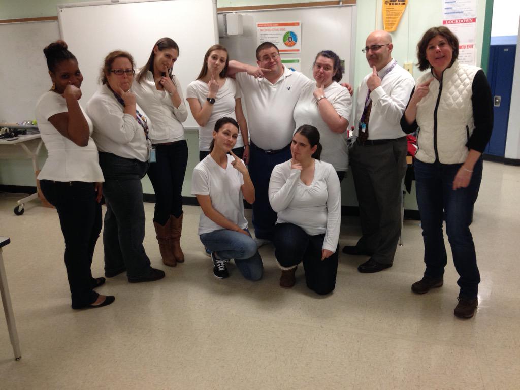 ArgyleMagnetMid's tweet photo. Do you have Argyle pride? Ms.B @ArgyleArt Ms.Champagne Mr.Venable Ms.Khan do! @RWDodd http://t.co/p4im7E3So9 http://t.co/ODlIq2Fcd4