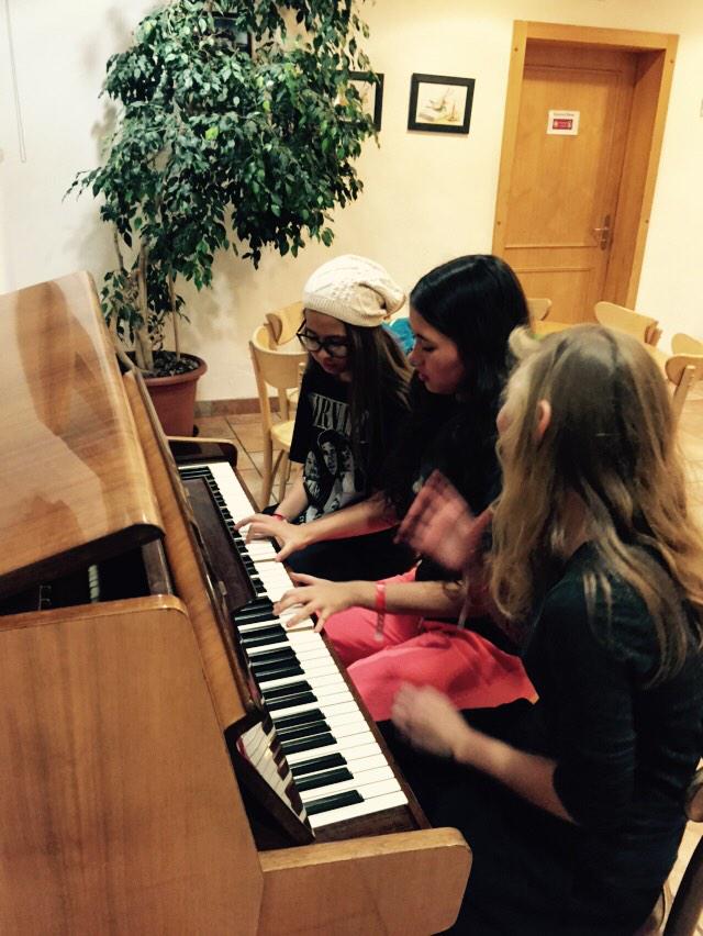 BpsSki's tweet photo. More fun during evening activities. http://t.co/y6NoAEdEhb