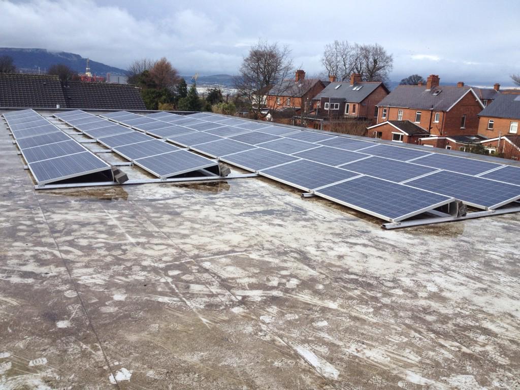 EcoSystemsSolar's tweet photo. Another 12kw flat roof using @SchletterInc installed today @thepartpdoctor http://t.co/XnXhw0Q3xL