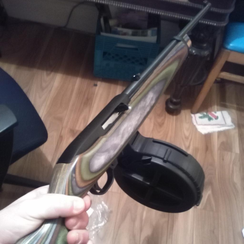 Billy9oh5's tweet photo. My new gun! #Ruger #10/22 #110shots #Rifle http://t.co/Fegxa7KDk0