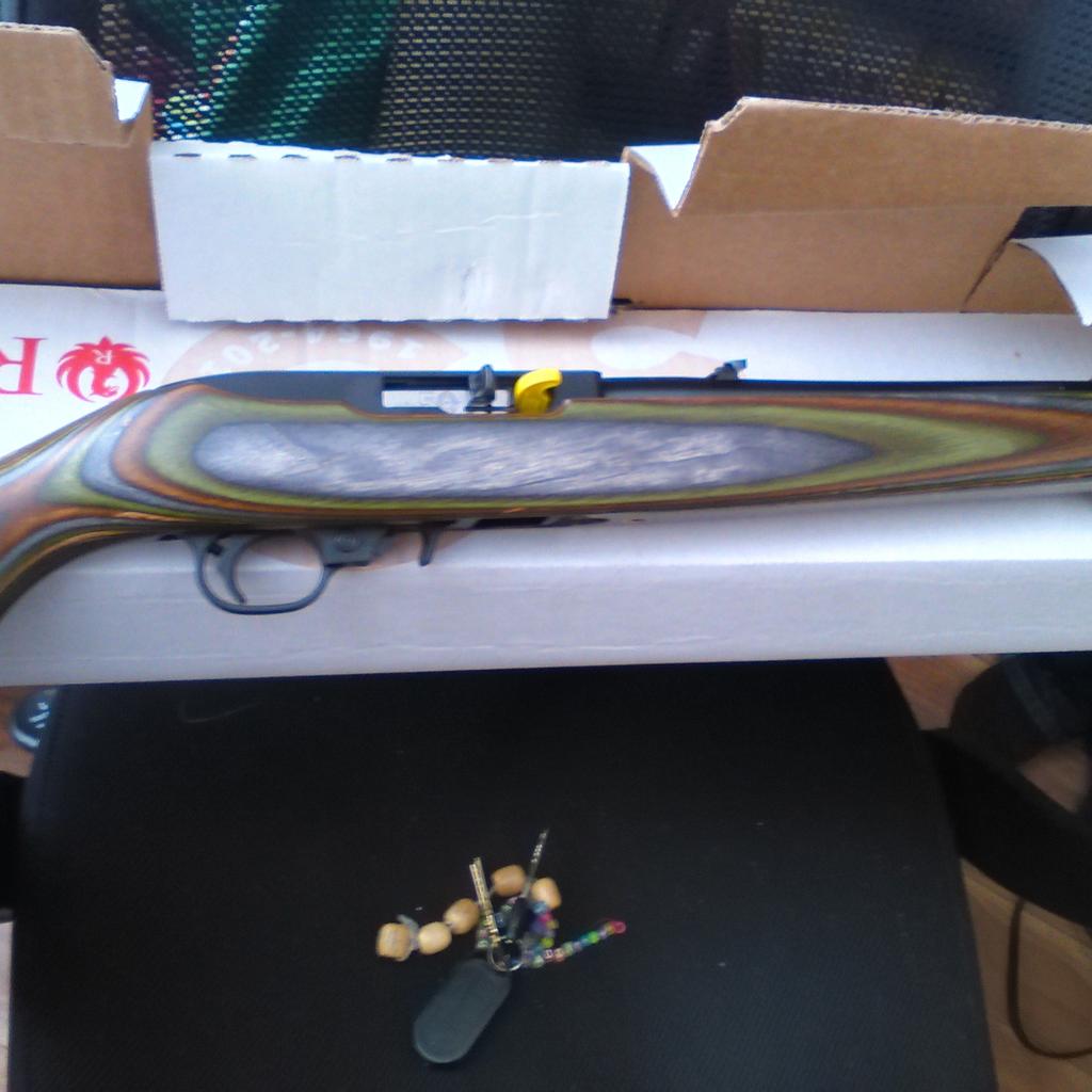 Billy9oh5's tweet photo. My new gun! #Ruger #10/22 #110shots #Rifle http://t.co/Fegxa7KDk0