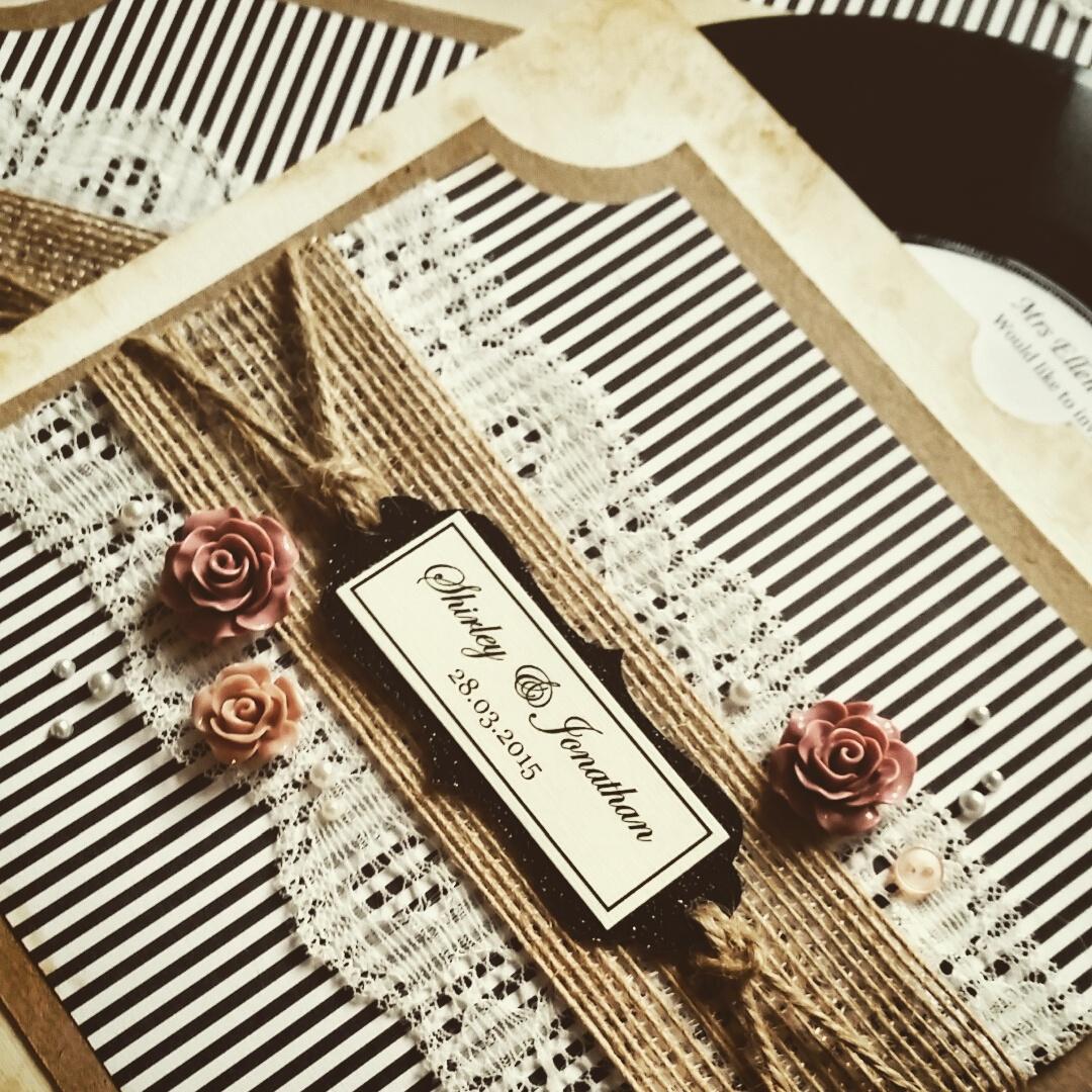 PaperRoseLou's tweet photo. quirky record sleeve invitations... LOVE! 😍  #recordinvitations #records #quirky #wedding #WeddingInvitations http://t.co/urHPFUo2LH
