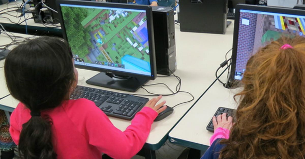 Have technology and design ever helped you learn? Share your story. bit.ly/1KTXwaX #ProjectLiteracy <a href="/Pearson/">Pearson</a>