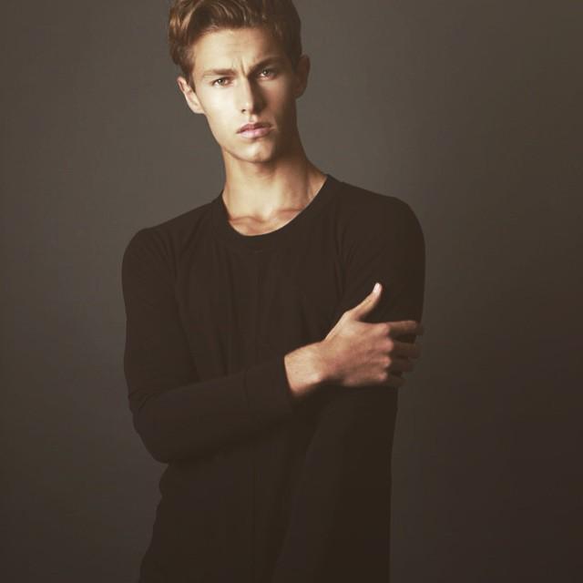 KALTBLUTMAG's tweet image. New modelsoflondon #online this week Zachary signed at #selectmodels #london lensed by slaterkarl #styling by #kenn…