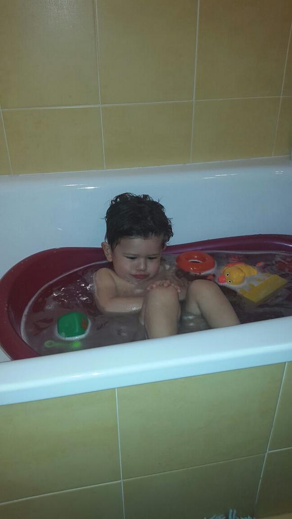 15Mariact's tweet photo. Y con este muñecote lindo me voy a dormir!! Hasta mañana! ! #BN #EsElAmorDeMiVida :) http://t.co/I0CmiVOO2A