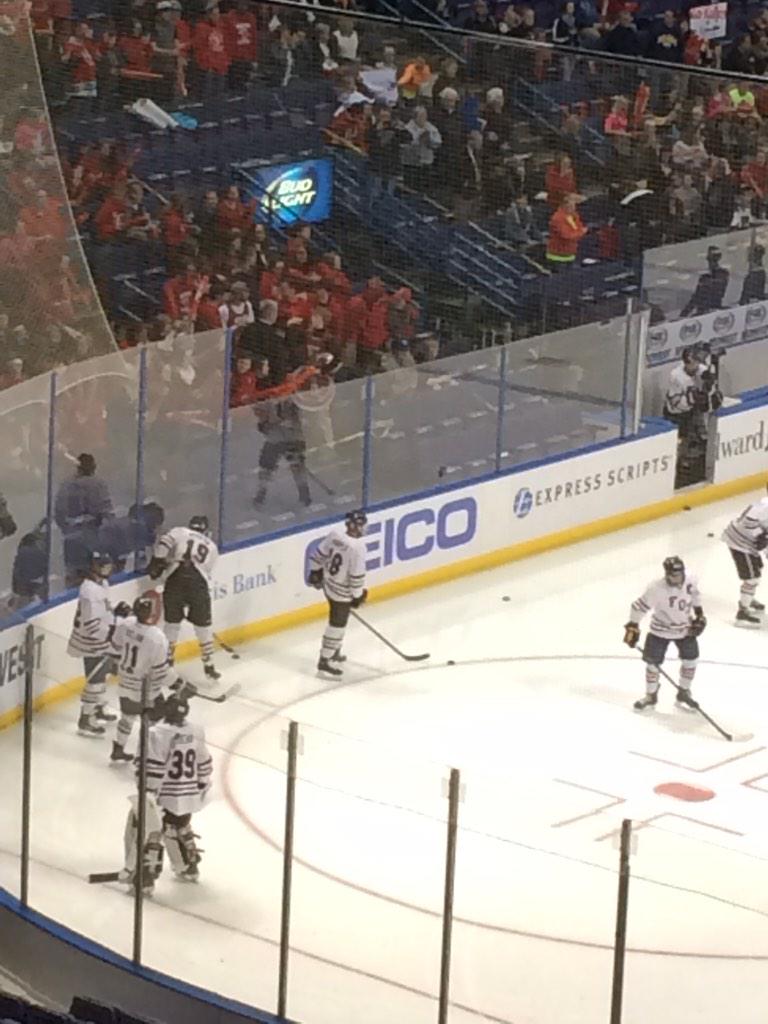 TimCrutchley's tweet photo. Fox spirit!!! This place is packed with Fox fans!!!! @FoxHockeyFans http://t.co/tvo79FMmr2