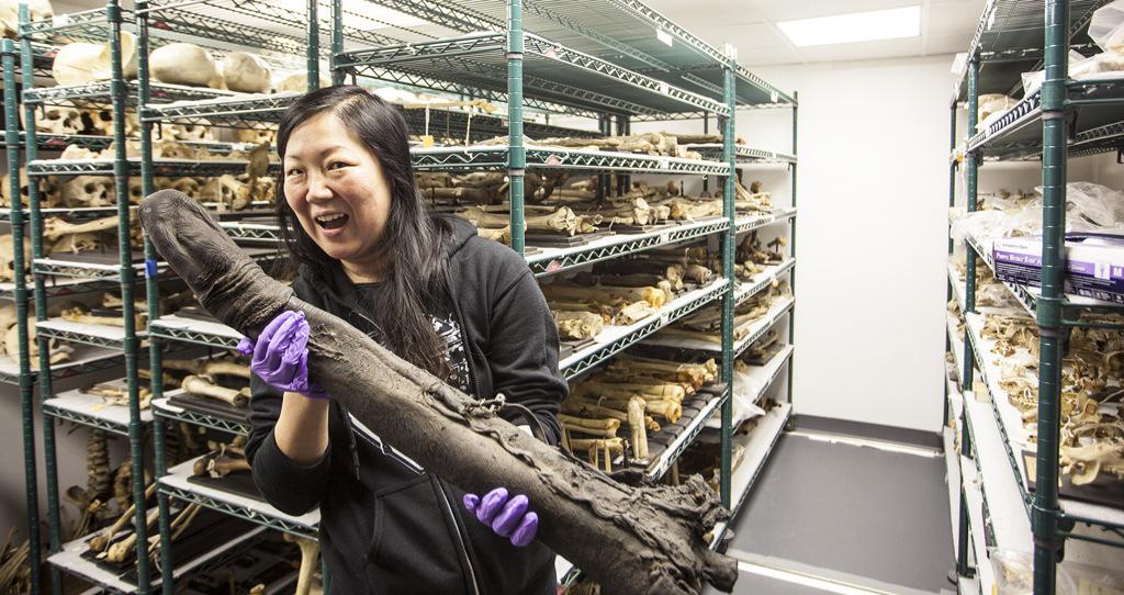 MutterMuseum's tweet photo. Don't worry @margaretcho, we have the #megadong proof! Thanks so much for stopping by, and enjoy #Philly! http://t.co/ajzGP2AJ69