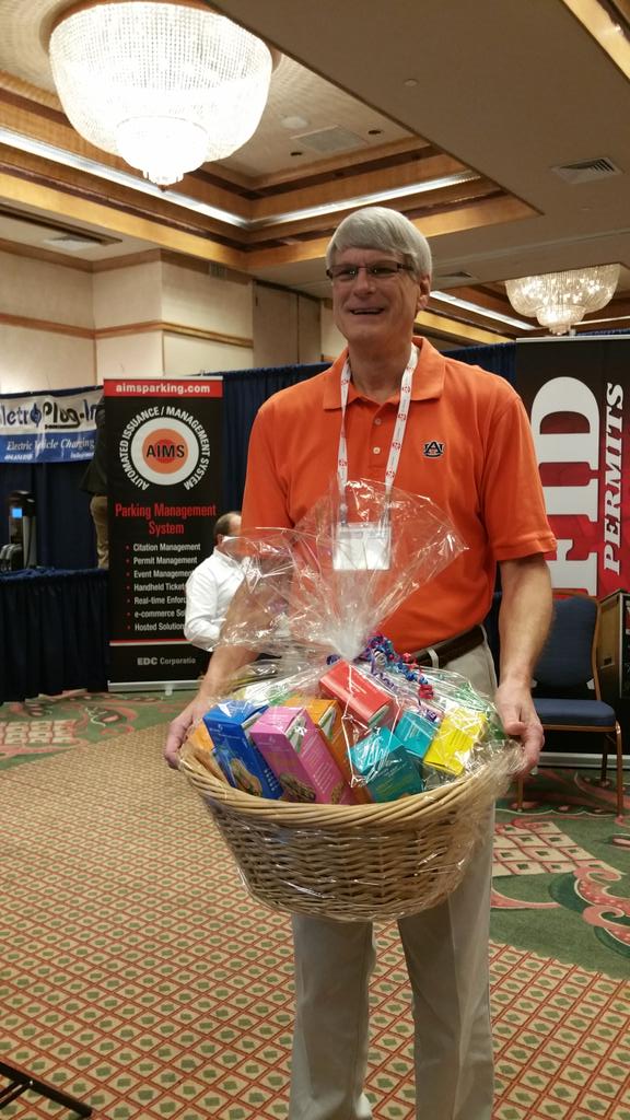 PassioTech's tweet image. Don Andrae from @AuburnU won the #Passio grand prize (23 boxes of #girlscoutcookies) at the @mstpa conference