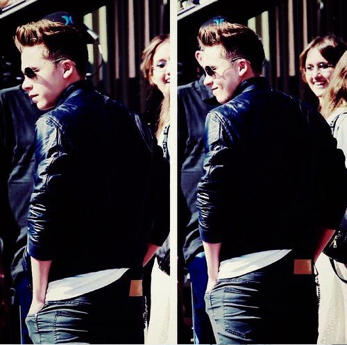 HAPPY BIRTHDAY BROOKLYN BECKHAM    Love u & wish u another blessed & happy year  