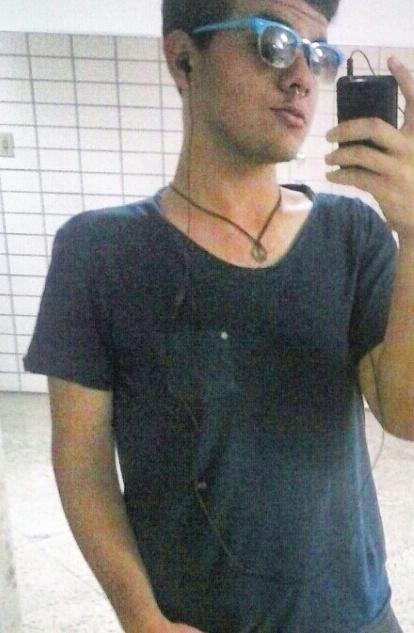 mrlnns's tweet photo. 100% viado http://t.co/ogjYDS6MgW