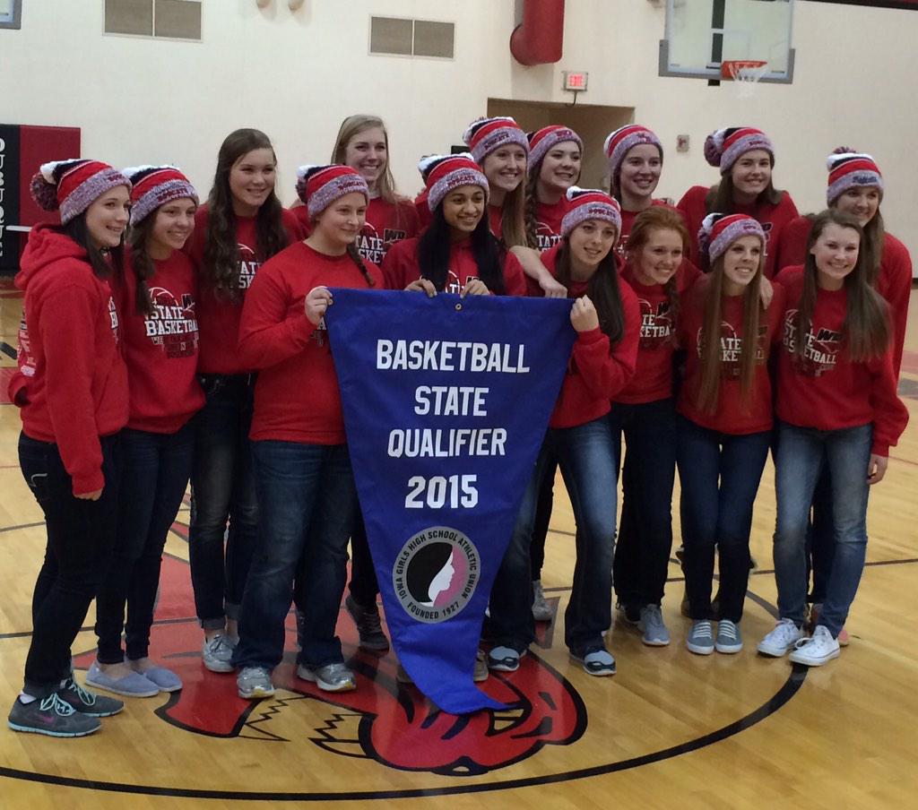 stac1221simon's tweet photo. We are state bound🐾🏀 http://t.co/ckzx0i5Ee0