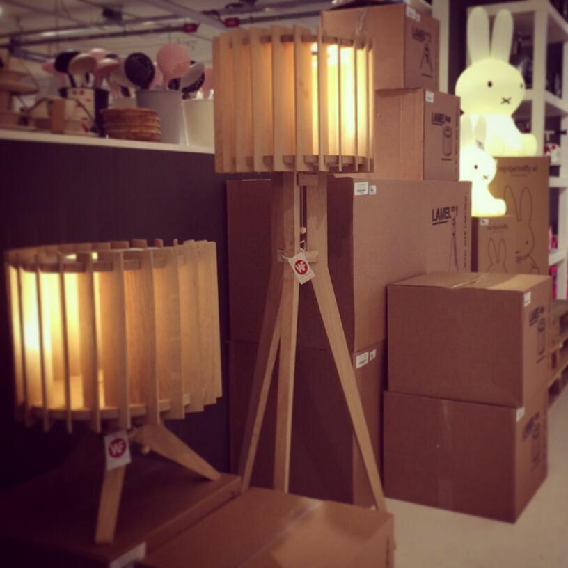 Passie voor #hout; #trendy #verlichting #woonfabriek