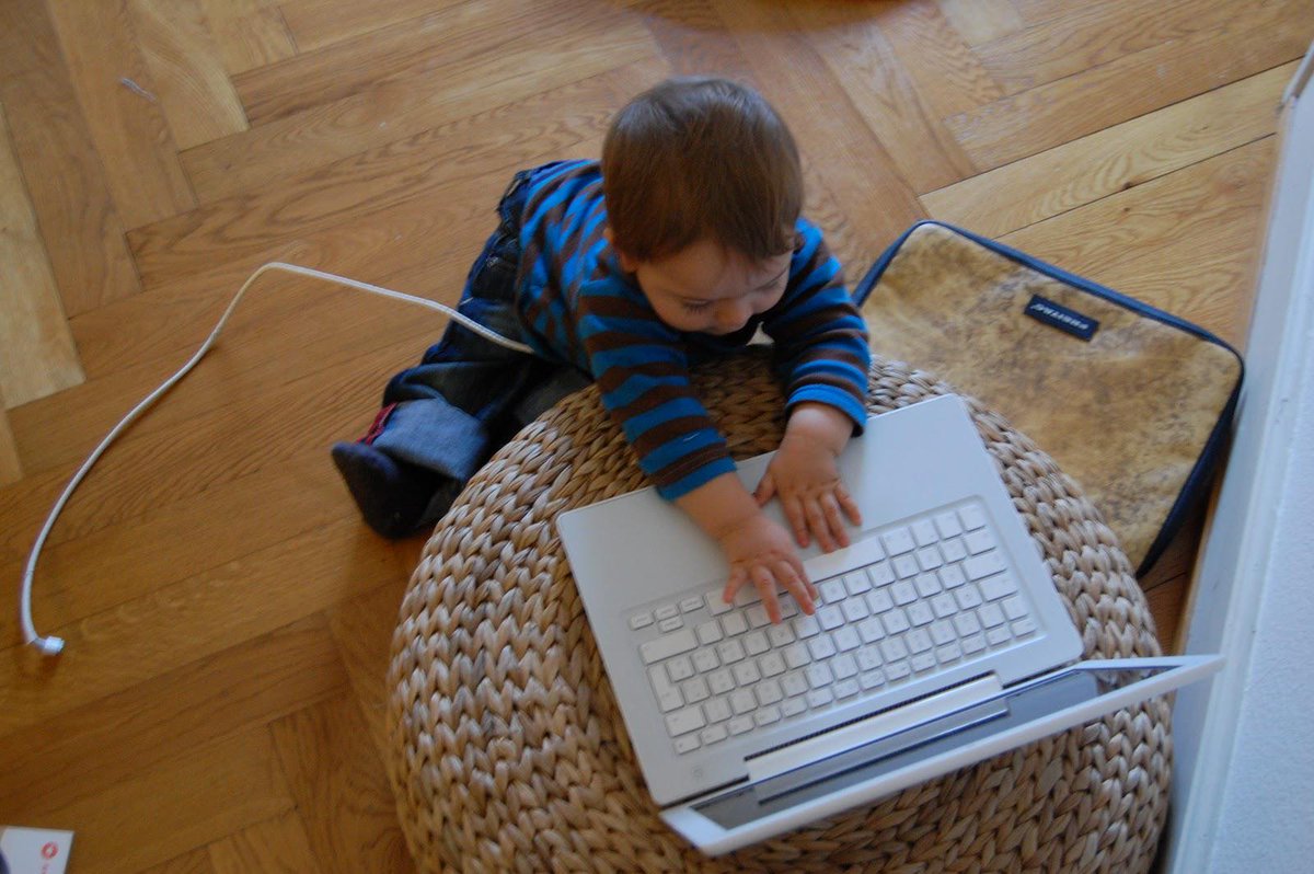 Perchè spiegare la vita analogica ai #natividigitali (e quella digitale ai nonni) bit.ly/1wuw6HV