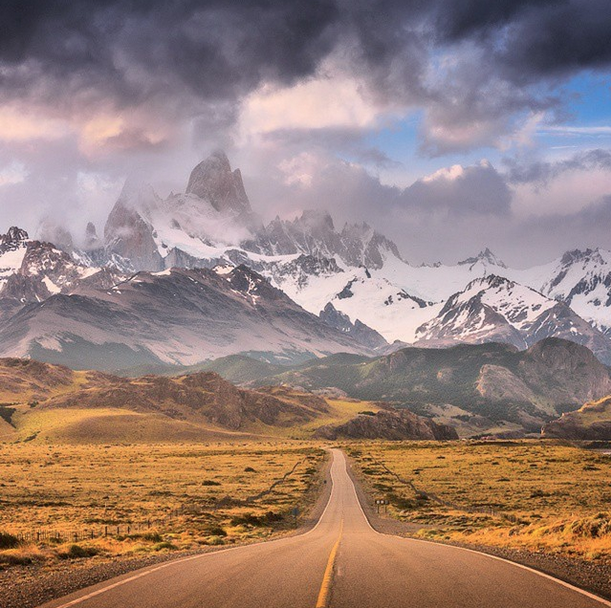 EarthPix's tweet photo. Mount Fitz Roy, Argentina
Photo by Daniel Kordan http://t.co/d4tJqPsho0
